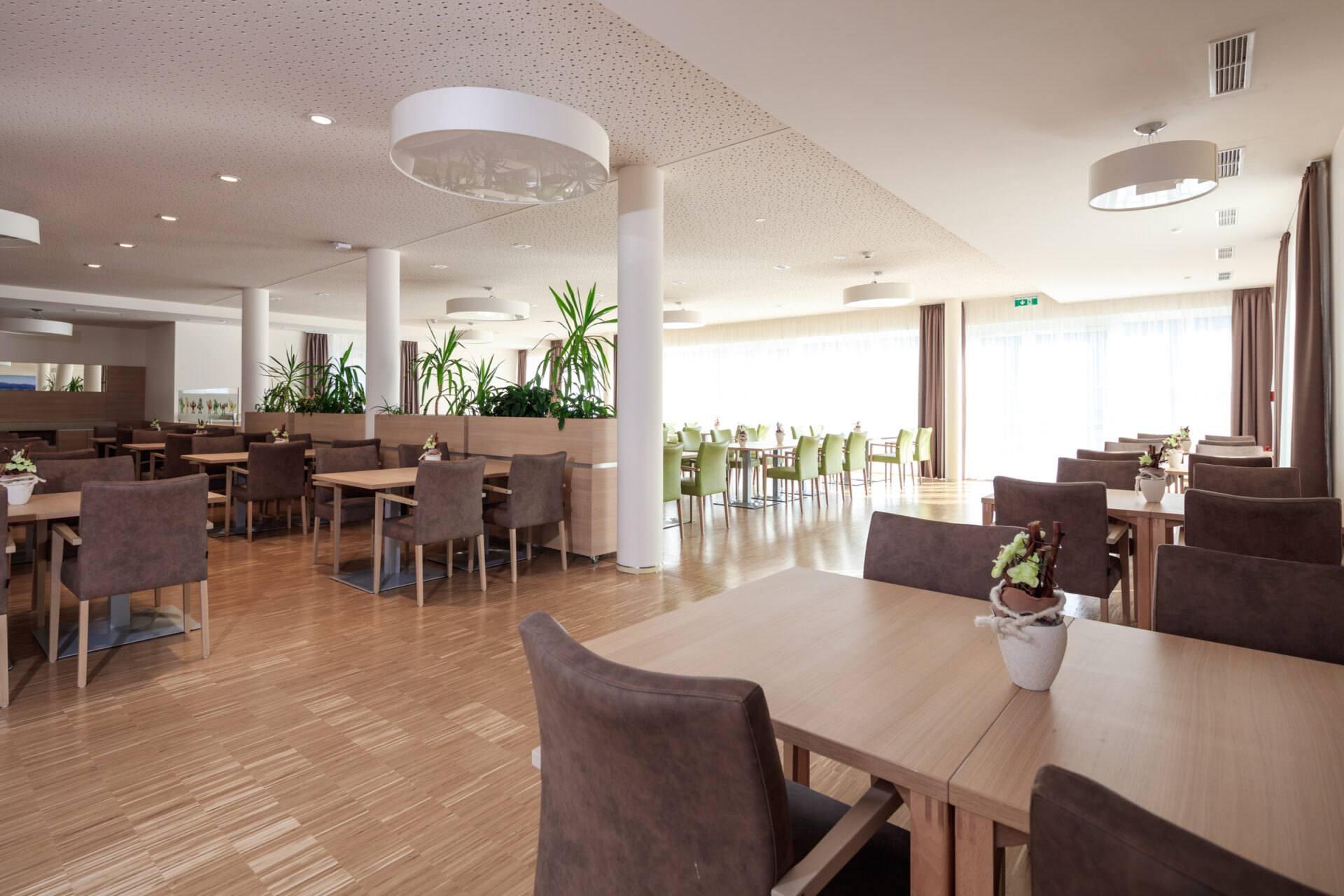 Speisesaal bei OptimaMed in Wildbad